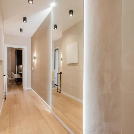 Daire Contemporary Minimalist By Rems Málaga