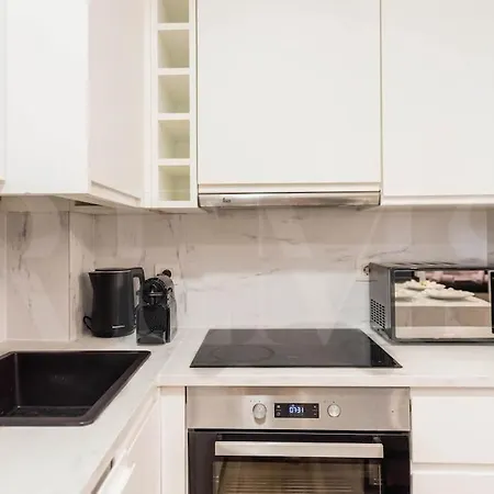 Contemporary Minimalist By Rems Daire