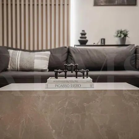 Contemporary Minimalist By Rems Daire Málaga