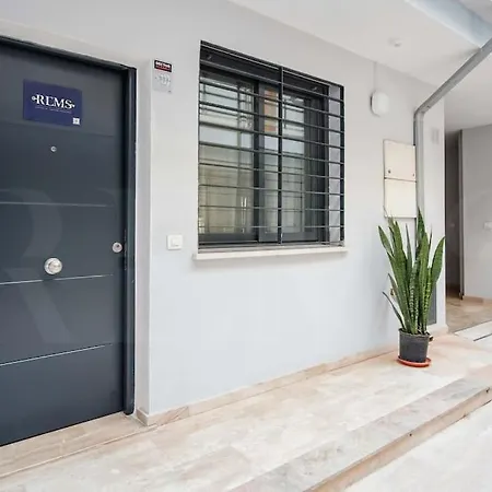 Contemporary Minimalist By Rems Daire